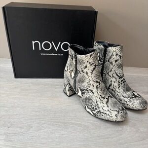 Novo Shoes Monochrome Snake Print Ankle Booties